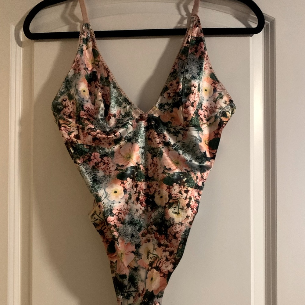 Satin multicolor body suit